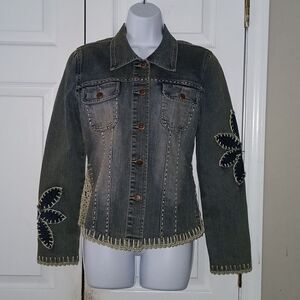Crest vintage denim crochet flower applique boho whipstitch jean jacket  Sz M